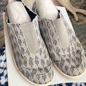 Spenco Leaf Print Slip-On Sneakers - Black and White